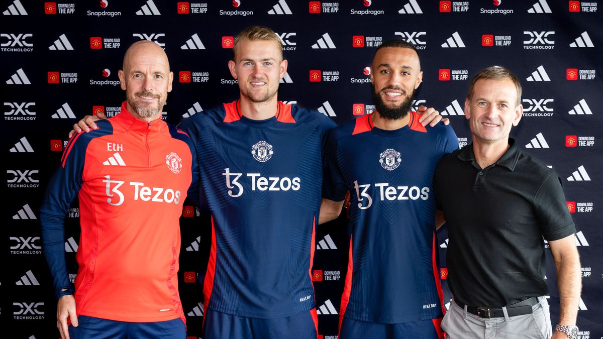 Ajax reageert met een knipoog op transfers van Matthijs de Ligt en Noussair Mazraoui naar Manchester United