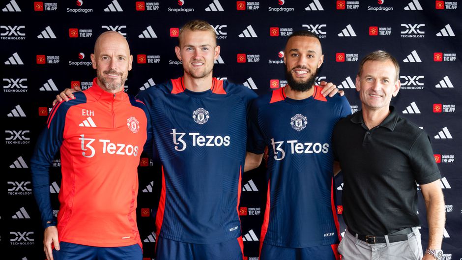 Ajax reageert met een knipoog op transfers van Matthijs de Ligt en Noussair Mazraoui naar Manchester United