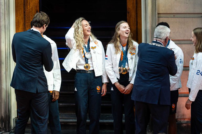 Femke Bol en Lieke Klaver krijgen bijzondere beloning voor gouden race op Olympische Spelen