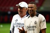 Carlo Ancelotti met nieuwkomer Kylian Mbappé. © Getty Images