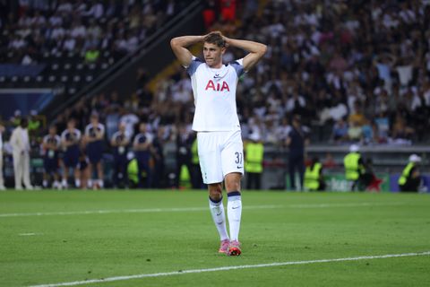 Hoofdrol Micky van de Ven in Europese Super Cup: CL-winnaar PSG ontsnapt tegen Tottenham Hotspur