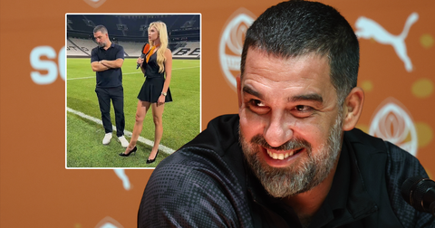 Getrouwde Turkse voetbalicoon beleeft ongemakkelijk moment met betoverende presentatrice