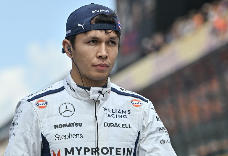 Oud-teamgenoot Max Verstappen lyrisch over 'supermarkt' in Formule 1: 'Zouden hier eigenlijk niet moeten rijden'