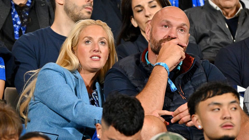 Geliefde topbokser Tyson Fury stapt opnieuw in huwelijksbootje na rampzalige periode image