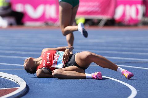 Grote concurrente Femke Broeders-Bol valt hard op EK atletiek, jury neemt ingrijpend besluit