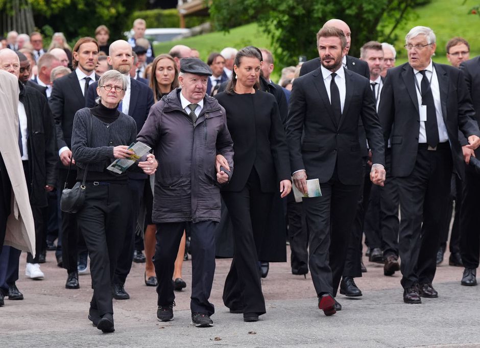 David Beckham bewijst laatste eer aan Sven-Göran Eriksson, Engels icoon één van de weinige voetbalsterren op uitvaart