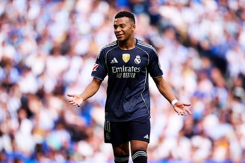 Moeder Kylian Mbappé doet boekje open over opmerkelijke discussie met zoon: 'Het maakt me moe'