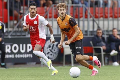 IJsselmeervogels-speler (25) doet schokkend verhaal na incident met GVVV-trainer: 'Ik zakte meteen in elkaar'