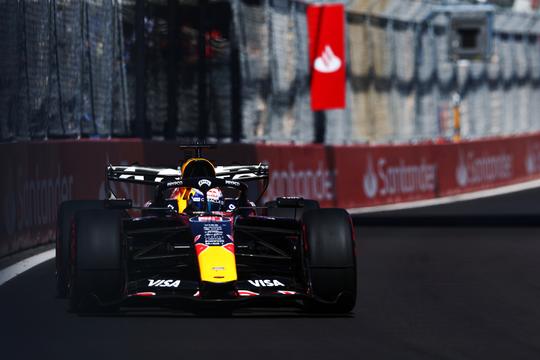 Max Verstappen naar podium in Madrid na spannende strijd met Lando Norris, WK-leider Kimi Antonelli slaat opnieuw toe