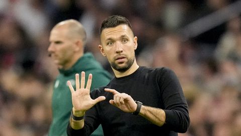 Ajax-trainer Francesco Farioli vindt één van zijn spelers 'buitengewoon': 'Hij toont zijn leiderschap'