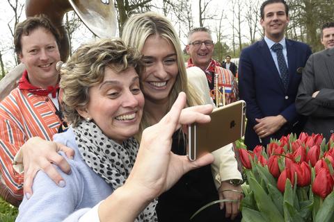 Kritiek op moeder van handbalicoon Estavana Polman: 'Ik kreeg haar vloekend en tierend aan de telefoon'