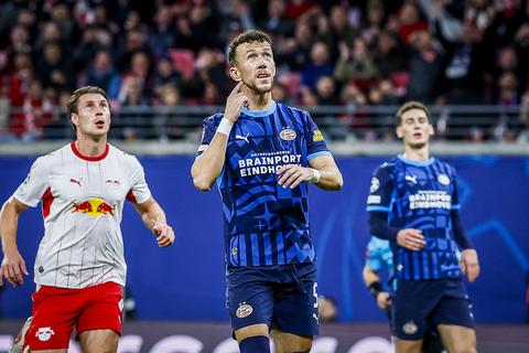Live Champions League | Ivan Perisic de schlemiel bij PSV na penalty-blamage tegen RB Leipzig