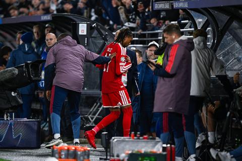 Sterspeler van Bayern München (24) pakt rood voor opvallende overtreding in Champions League