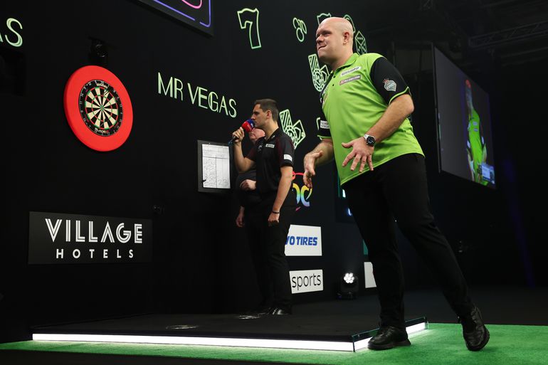 Worstelende Michael van Gerwen 'aangedaan' na uitschakeling: 'Dat er zorgen zijn, is terecht'