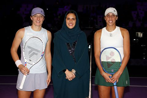 Toptennisster reageert op ophef bij fans na 'te blote' foto's: 'Ik begrijp het'