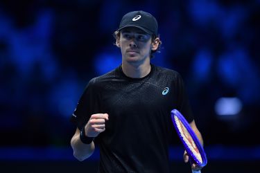 Toptennisser heeft helpende hand van Carlos Alcaraz nodig op ATP Finals: 'Ik ben dan zijn grootste fan'
