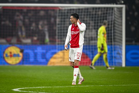 Stevige kritiek aan adres 'mascotte' van Ajax: 'Hij maakt ze eerder zwakker dan beter'