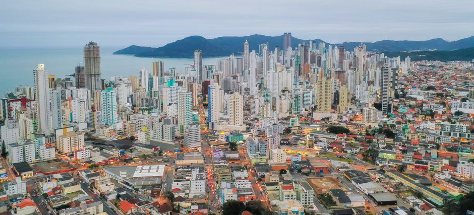 Noodlottig ongeval in Brazilië: 22-jarige voetbalster valt van dak van gebouw van 25 verdiepingen