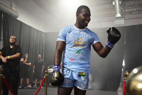 Glory-ster heeft teleurstellende mededeling voor kickboksfans: 'Dat ga ik volgend jaar sowieso doen'