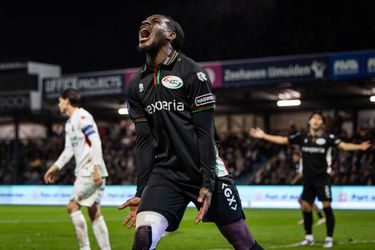 Grote chaos bij slotfase Telstar - NEC in Eredivisie: twee afgekeurde goals
