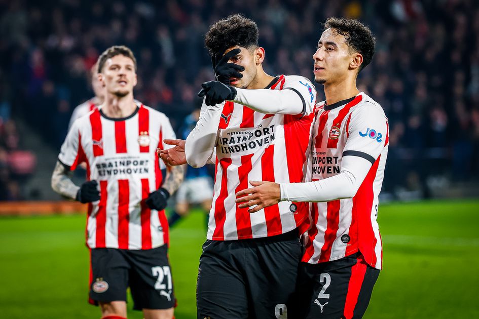 Live Eredivisie | PSV al vroeg op rozen met hulp van Heracles: Ismael Saibari jast penalty tegen de 