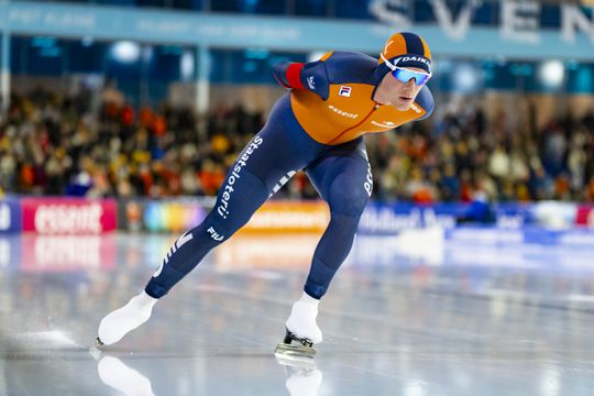 Topschaatser Beau Snellink trekt pijnlijke conclusie na domper op World Cup Hamar: 'Dat is nu ver weg'