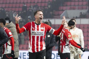 PSV-aanvoerder Luuk de Jong grapt na ontsnapping aan bekerechec: 'We gaan gauw naar bed'