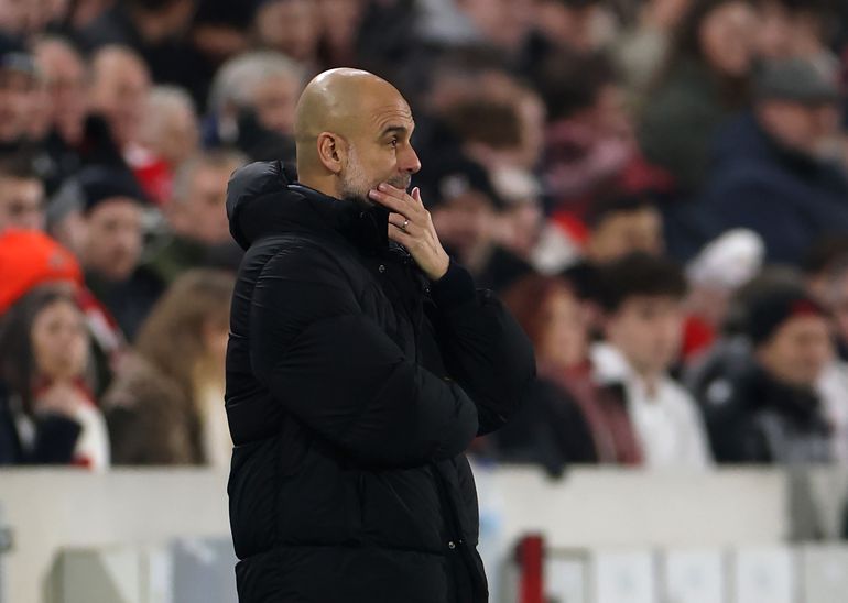 Opvallend uiterlijk Pep Guardiola tijdens duel Manchester City na pijnlijk privénieuws