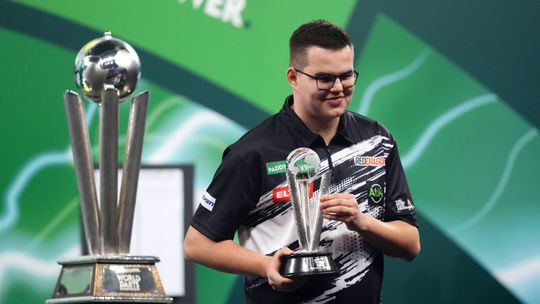 Loting voor Bahrain Darts Masters | WK-finalist Gian van Veen debuteert tegen 'angstgegner'