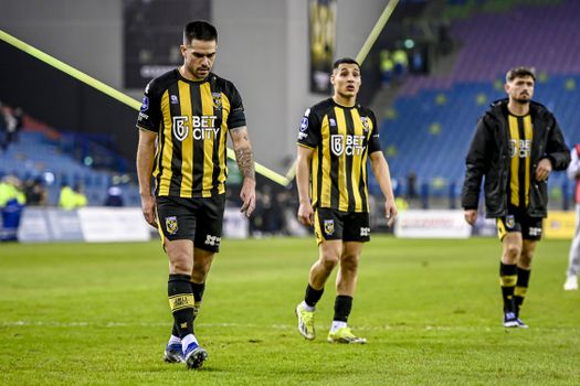 Vitesse diep in de penarie; KNVB wijst overname Common Group af: 'Niet duidelijk of er investeerders zijn'