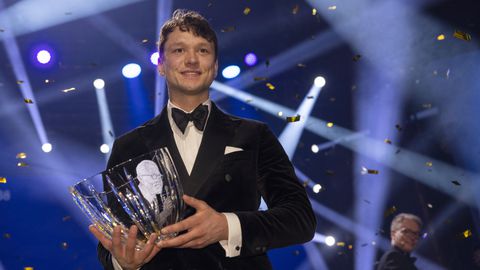 Raadselachtige actie van 'verdwenen' schaatslegende Nils van der Poel: 'Niet bereikbaar voor commentaar'