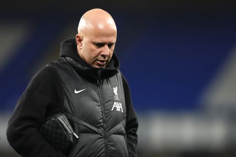 Arne Slot spreekt zich uit over rode kaart tegen Everton: 'De emoties namen de overhand'