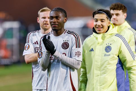 'Ajax slaat spoedig twee vliegen in een klap met contractverlengingen voor talent en routinier'