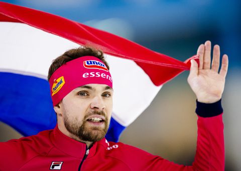 Getergde Chris Huizinga revancheert zich met Nederlandse titel op 5000 meter, teamgenoot mee naar WK afstanden