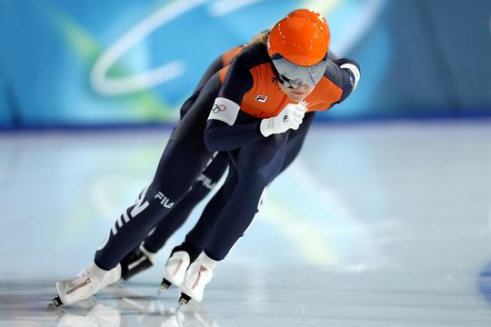 Nederlandse schaatssters blijven op medaillekoers bij olympische ploegenachtervolging, al wacht wel loodzwaar vervolg