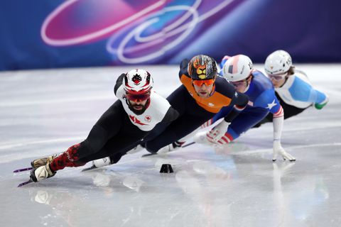 Olympisch debuut Nederlandse shorttracker eindigt in drama: met bestrafte beuk helpt hij Jens van 't Wout wel