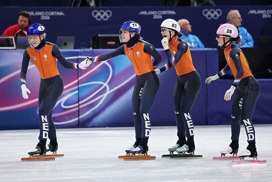 Nederlandse shorttracksters schitteren in halve finale aflossing met Suzanne Schulting nog achter de hand