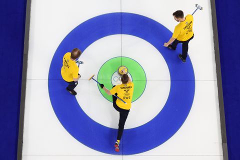 Betere beelden duiken op van schreeuwende ruzie tijdens curlingwedstrijd op Olympische Spelen: 'Je moet echt oprotten nu'