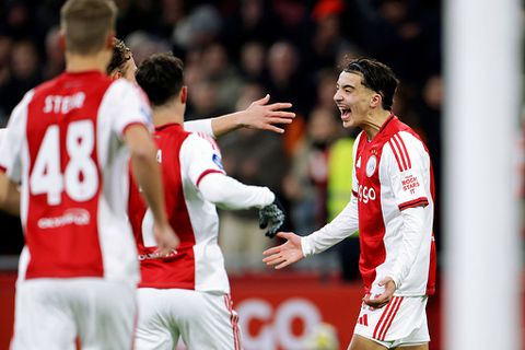 Ze rijden samen naar Ajax en schrijven geschiedenis: Bounida en Mokio beleven droomavond