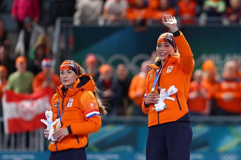 Femke Kok is in Milaan gewaarschuwd voor 500 meter: ‘Zij voelt Jutta Leerdam wel in haar nek hijgen’