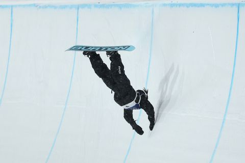 Goud voor Zuid-Koreaanse snowboardster ondanks harde val: 'Ik huilde omdat ik dacht dat ik niet verder kon'