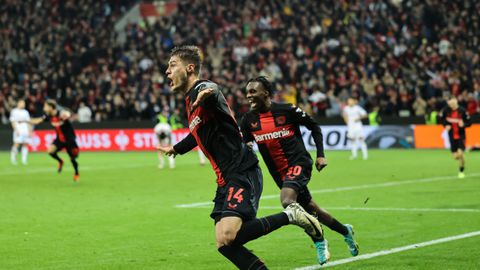 Overzicht Europa League: goals Jeremie Frimpong en Cody Gakpo laten bondscoach Koeman lachen