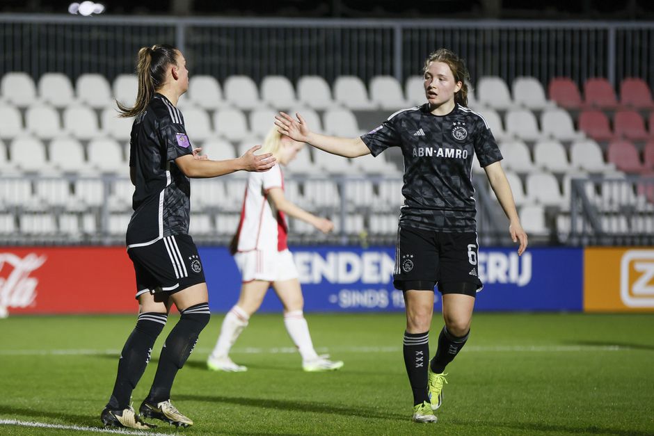 Jong Ajax tegen Ajax Vrouwen in de beker: droomavond voor Romée Leuchter