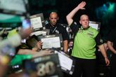 Michael van Gerwen zei 'doei' tegen Viaplay en liep boos uit het interview weg. ©PDC Darts