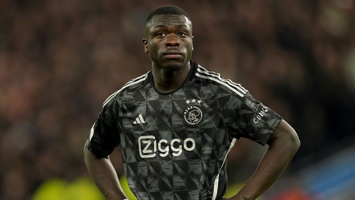 Brian Brobbey baalt van medespelers: 'Ik mis Steven Berghuis en Steven Bergwijn'