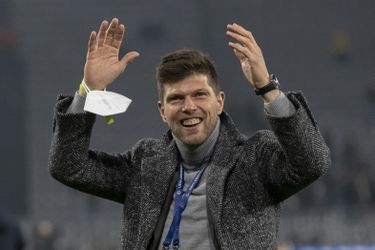 'Volledig ingestorte' Klaas Jan Huntelaar vertrekt bij Ajax: 'Zijn gezondheid staat voorop'