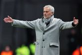 José Mourinho richt pijlen op 'some guy from Holland' na Europese uitschakeling Fenerbahçe