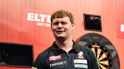 Nederlandse topdarter kan het na bijzonder moment niet geloven: 'Dit was goed, toch?'