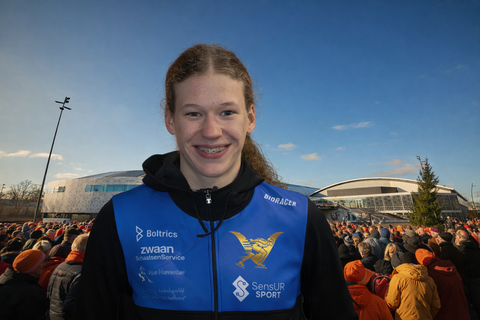 Thialf veert op door verbluffende race van Nederlands schaatstalent (16): 'Dat is wel echt bizar!'