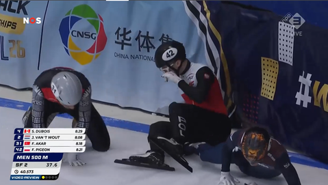 Jens van 't Wout slachtoffer van chaos op WK shorttrack: jury grijpt in en helpt Nederlander aan medaille